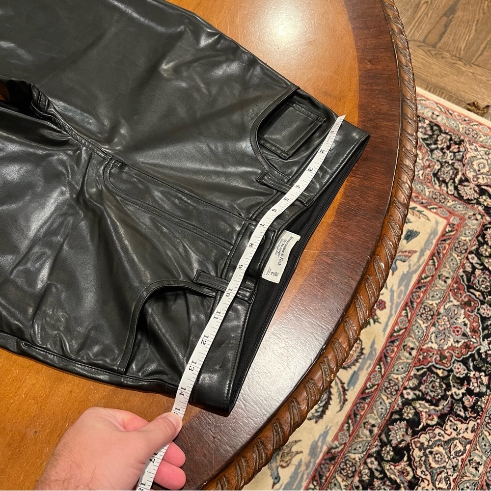 NEW Abercrombie & Fitch The 90s Straight Ultra High Rise Faux Leather Pant 28/6 - Picture 8 of 16
